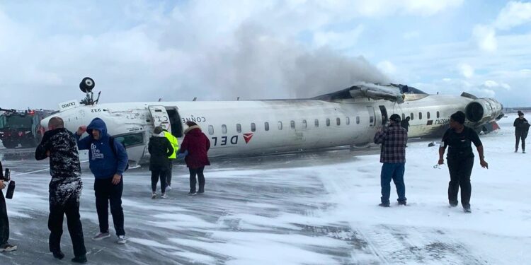 how many plane crashes in 2025