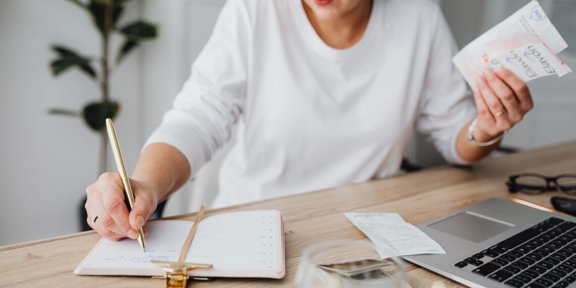 How Working with a Financial Planner Reduces Money Stress in Ways Most People Don’t Expect